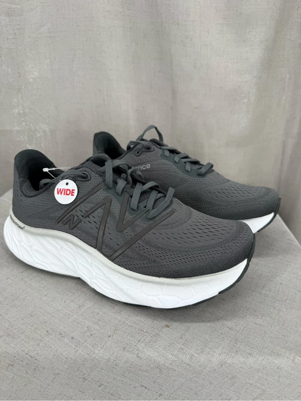 NWB New Balance Fresh Foam 1080V Running Shoes Mens Size 8.5 Wide Black Sneakers